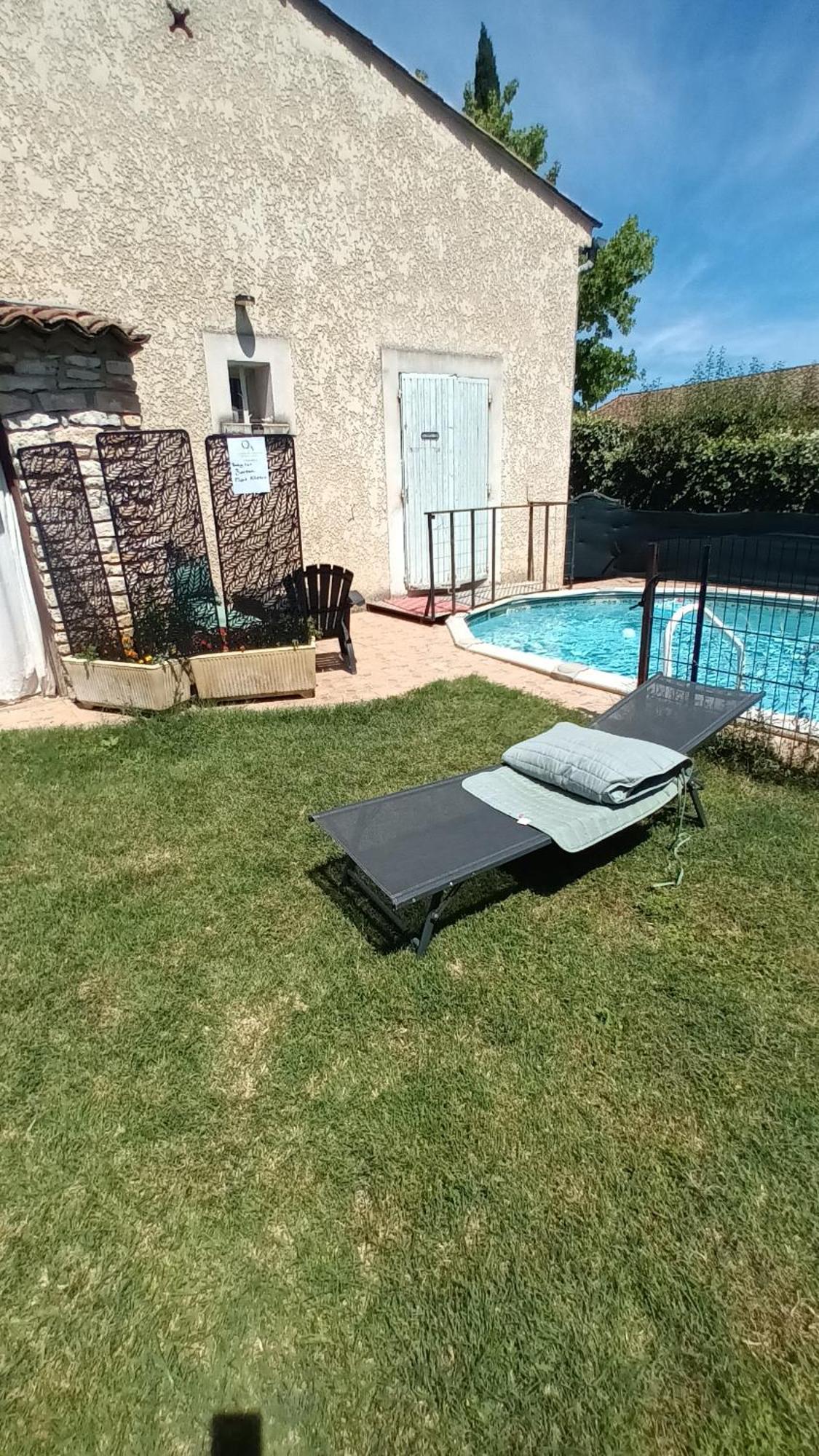 Chambres D'Hotes & Jacuzzi - A L'Ombre Des Amandiers Saint-Martin-dʼArdèche Exteriér fotografie